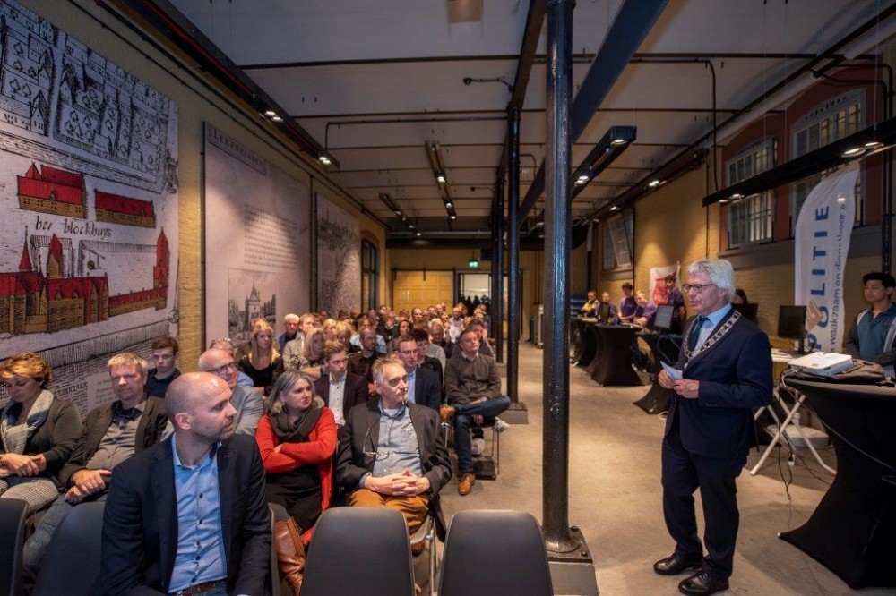 Sfeerbeeld cyber to go roadshow